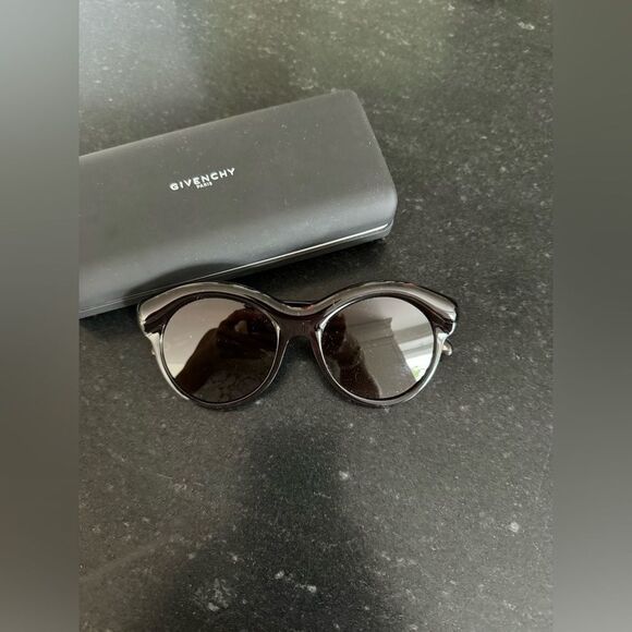 Givenchy Classic GV 7050/S KB770 Sunglasses main image 6